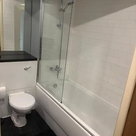 1 Bed Apartment- Centre * Leeds (West Yorkshire)