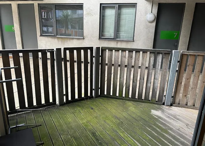 1 Bed Apartment- Centre 아파트