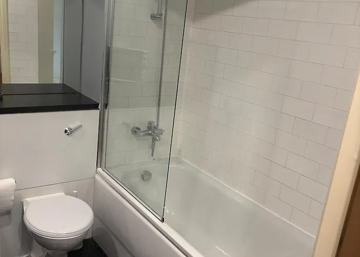 1 Bed Apartment- Centre * Leeds (West Yorkshire)